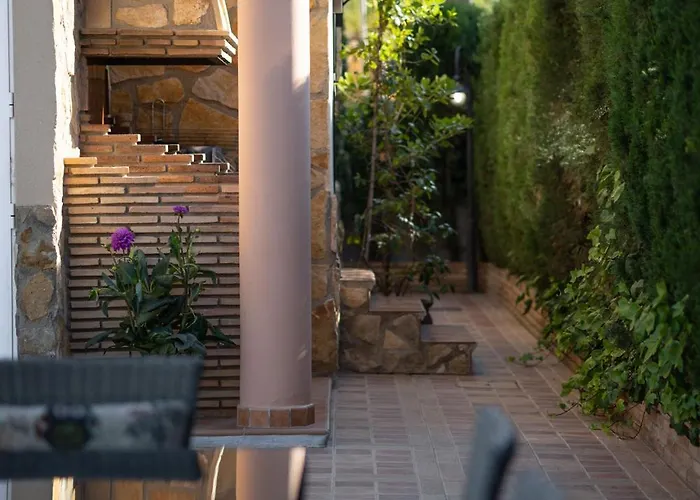 Вилла Your Paradise With Pool - 2 Min From *